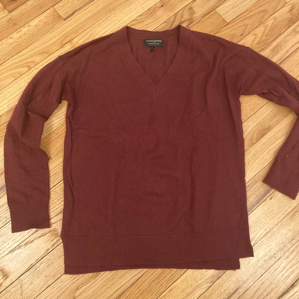 Banana republic deep red v-neck sweater